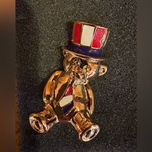 Avon patriotic teddy bear pin/brooch vintage gold toned